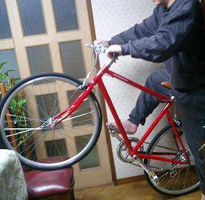 赤い自転車と私